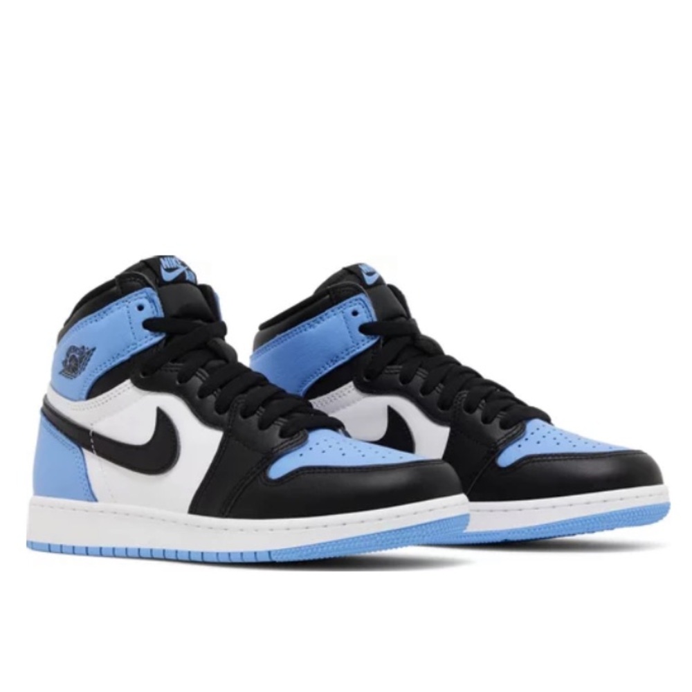 Air Jordan 1 Retro High - Kids Size  4Y